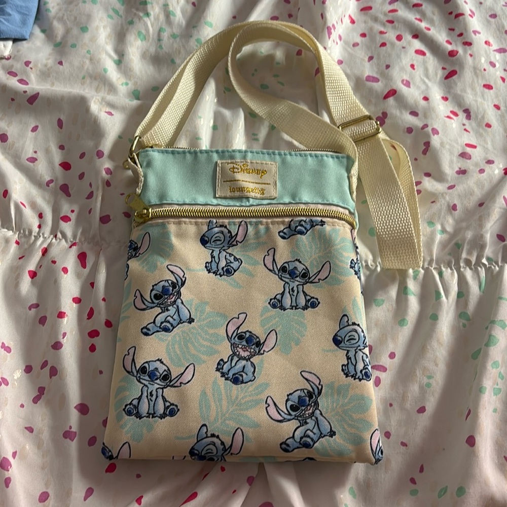 Brand new Disney loungefly purse!!!